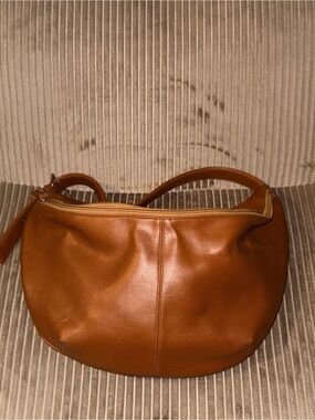 Classic Leather Hobo Bag - Cognac Brown